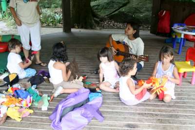 brincando com fantoches...